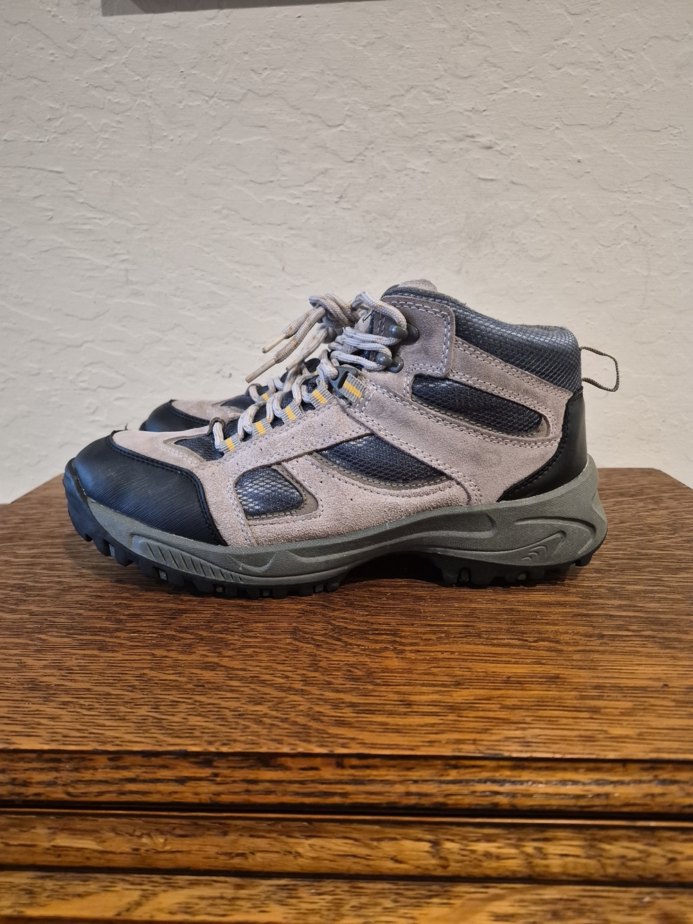 Denali Clearwater Athletic Trailing/Hiking Boots
Women's Size 9